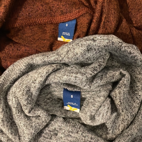 2 Old Navy active pullover tunic - Picture 4 of 4